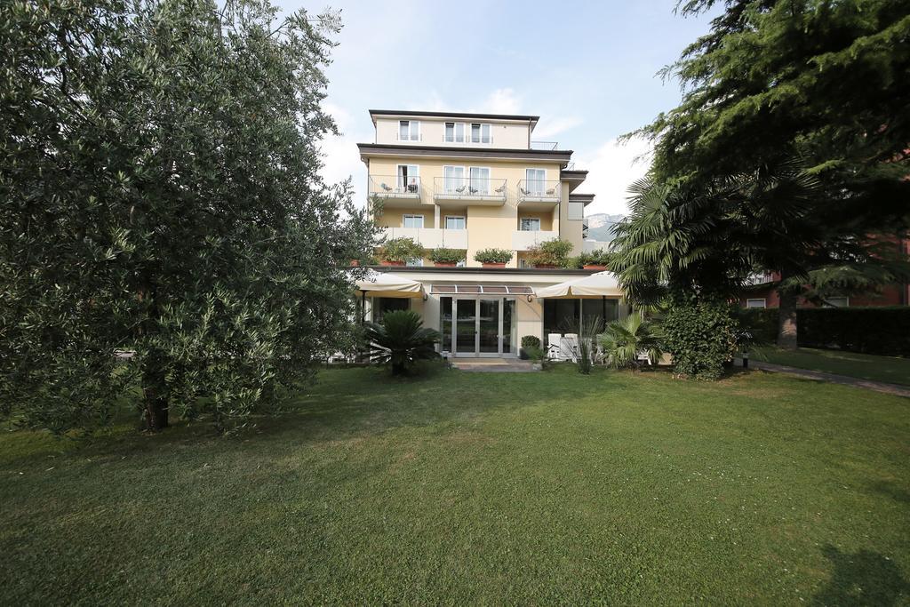 Hotel Villa Verde Torbole Sul Garda Eksteriør billede